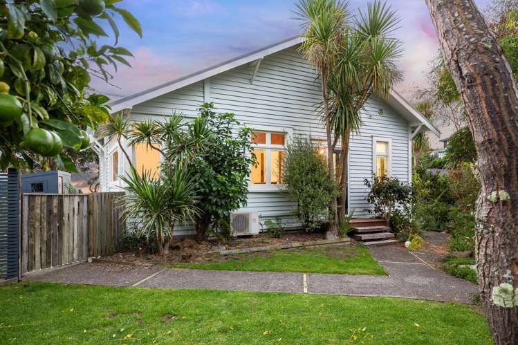 137 Wellington Road Paekakariki_33
