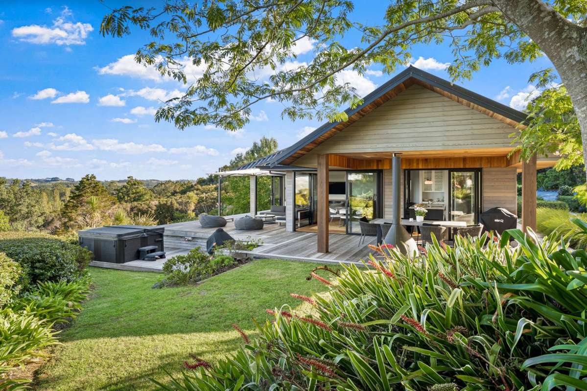 99 Upper Whangateau Road_0
