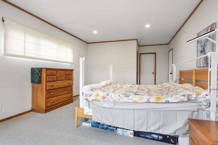 2/2 Rossmore Terrace Murrays Bay_11