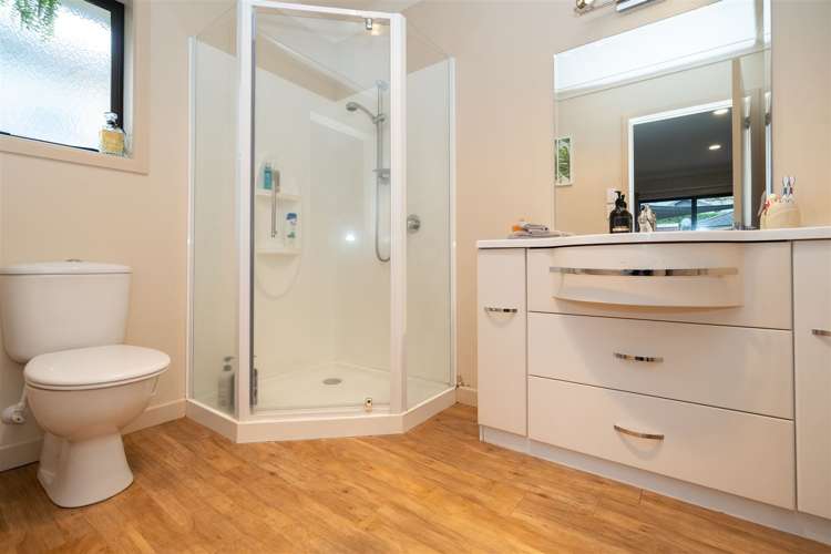 4 Sharaleigh Place Grandview Heights_11