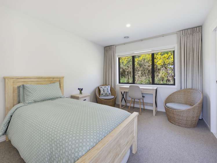 33 Farnworth Tce Churton Park_24