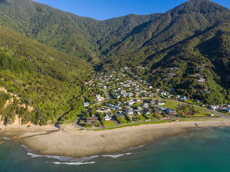 2 The Parade Okiwi Bay_2