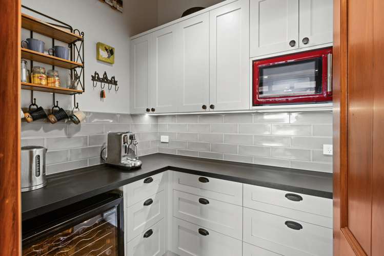 1 Roslyn Road Bluff Hill_9