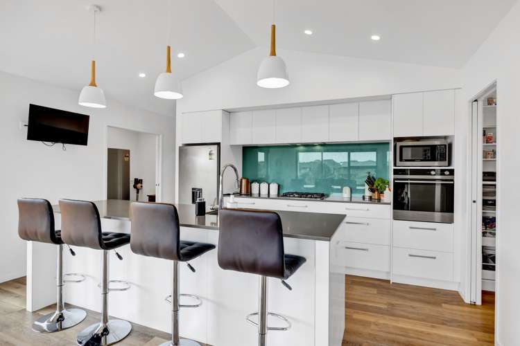 8a Jules Crescent Bell Block_10