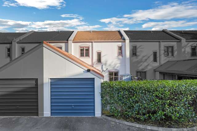 Freehold ! Spacious, Modern & Family-Friendly.