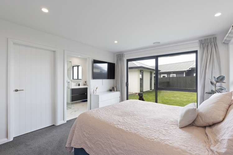 2 Corsica Court Fitzherbert_16