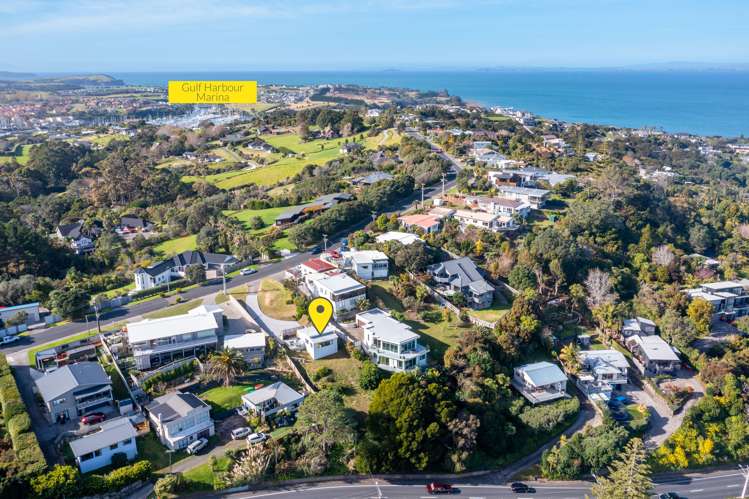 9 Roberts Road Matakatia_26