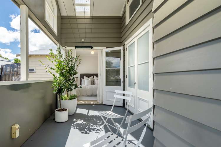 2/12 Webber Street Westmere_8