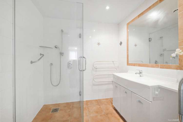 76 Beach Road Castor Bay_16