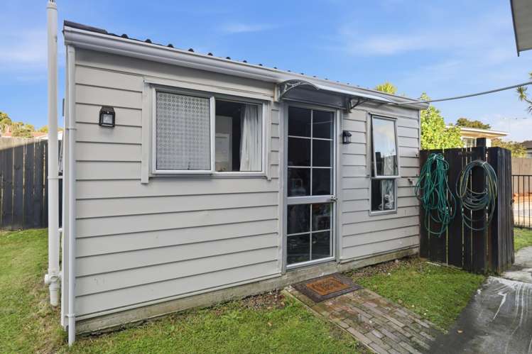 39 Thornlow Street Glendene_14
