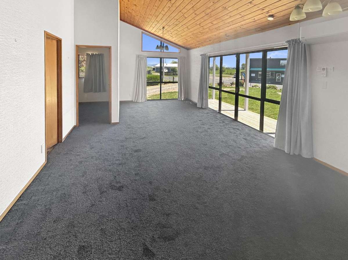 WHAKAMARU - 2 BEDROOMS 3