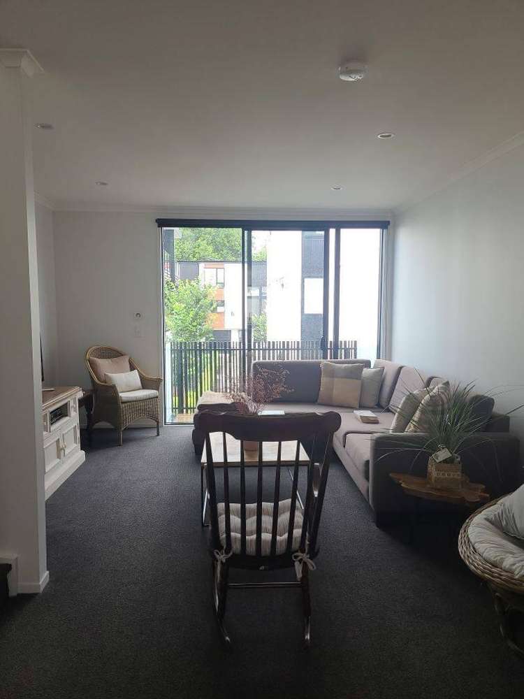 8/182 London Street Hamilton Central_8