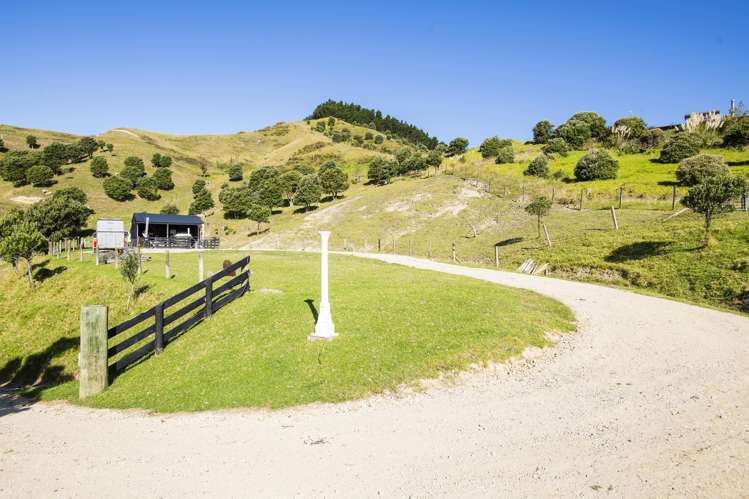 87 Lochiel Street Mahia_25