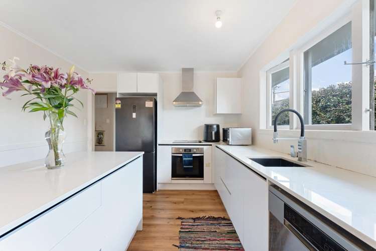 5 Holman Road_1