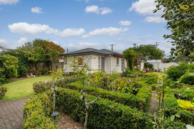 7 Bangor Street Point Chevalier_23