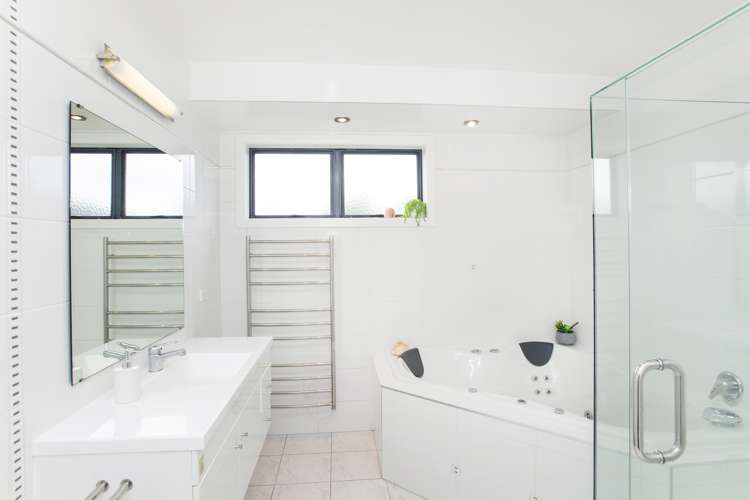 14 Pohutukawa Grove Lytton West_14