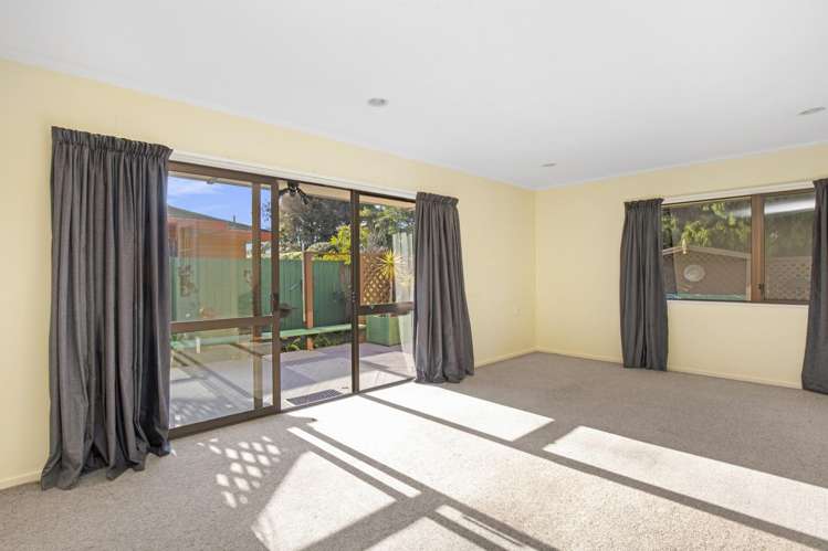 21 Cedar Drive Paraparaumu Beach_10