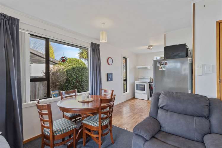 2/180 Buchanans Road Hei Hei_6