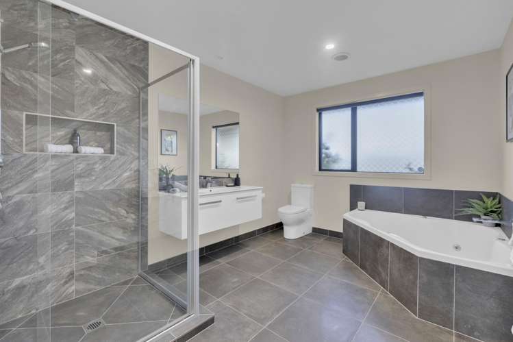 71 Probert Crescent Chartwell_23