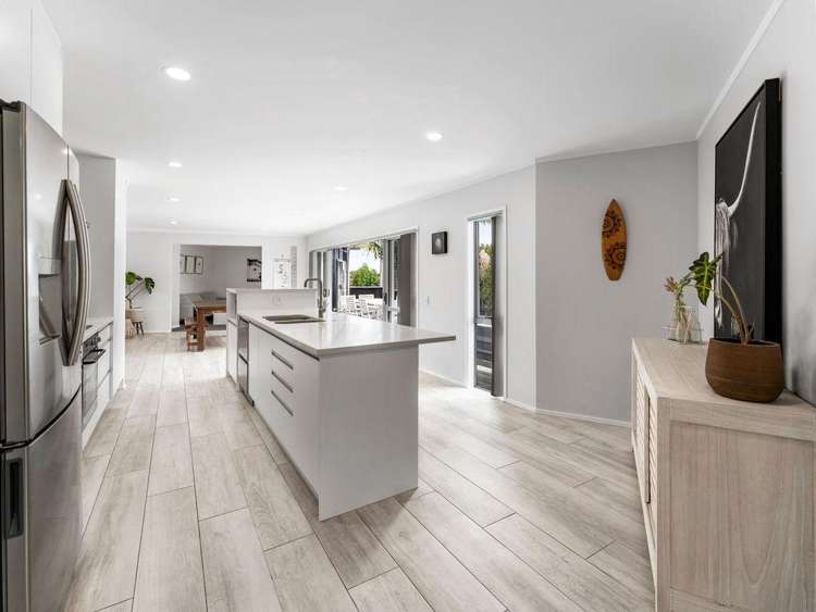 60 Intrepid Crescent Beachlands_7