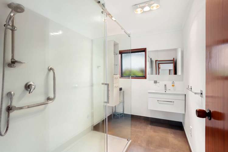 52 Brandon Road Glen Eden_11