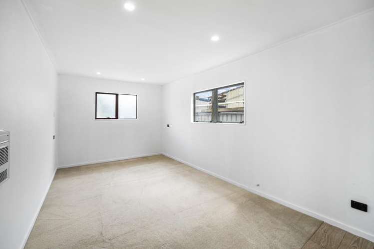 2/12 Graham Road Conifer Grove_14