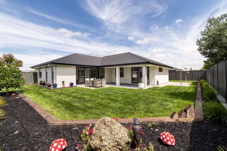 36 Hikawera Drive Frimley_13