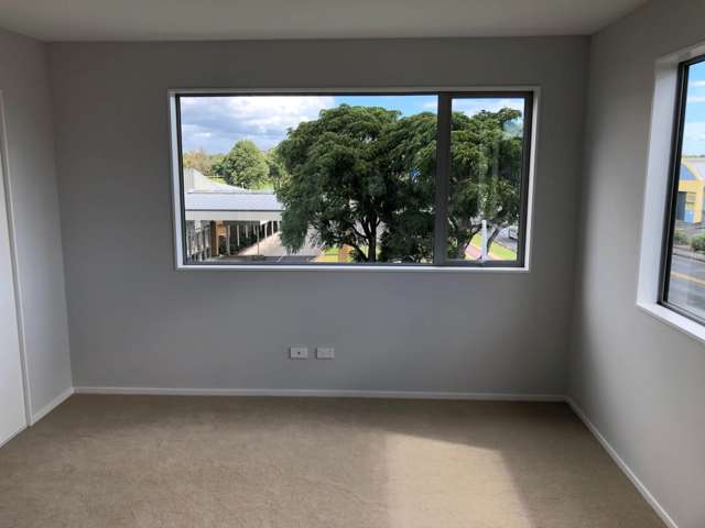 1/11 Ray Small Drive Papakura_3