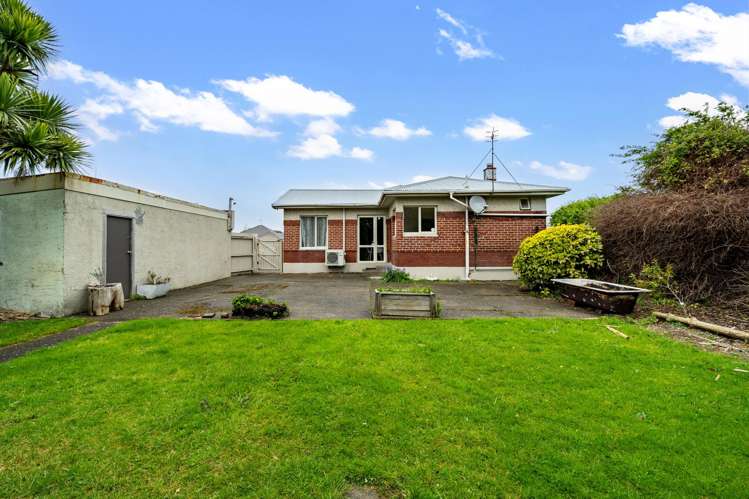 16 Fox Street Avenal_15