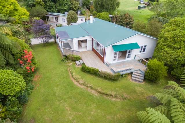 19 Thorn Road Kaimai_3