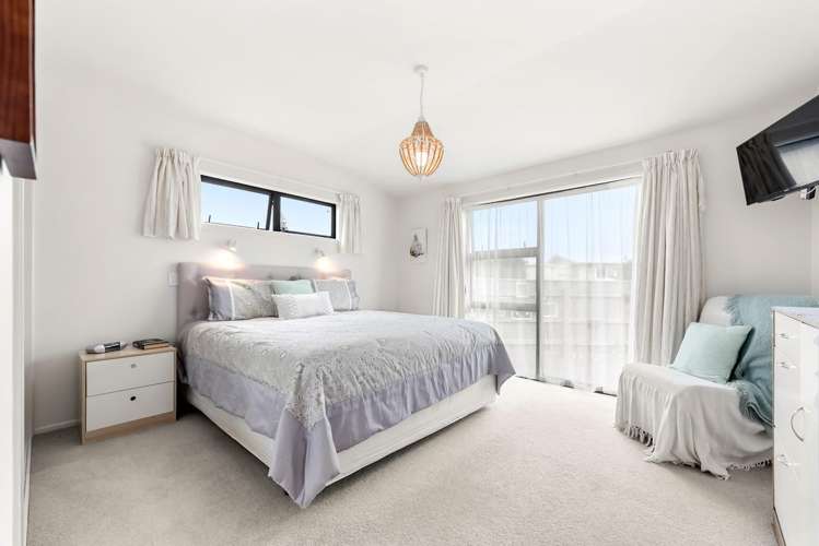 1 Colenso Place ōtaki Beach_8