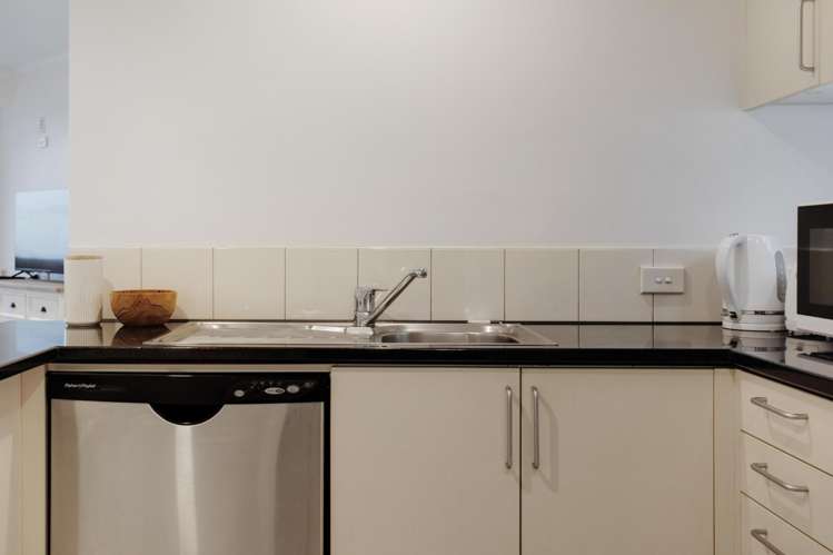 9-17 Byron Avenue Takapuna_36