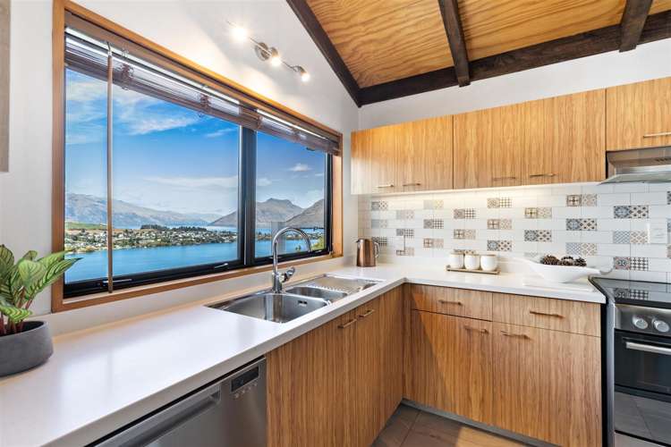 13 Sunrise Lane Queenstown_9