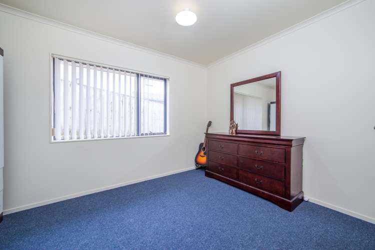 19 Elder Place Massey_16