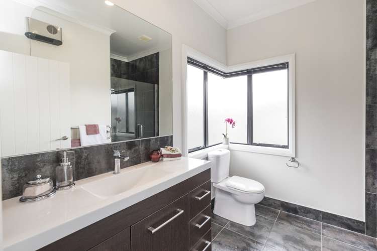 6 Manhattan Court Kelvin Grove_21