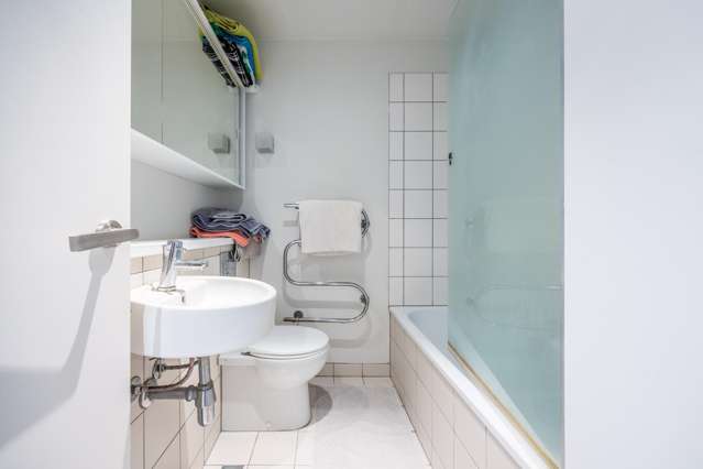 21B/16 Gore Street Auckland Central_2