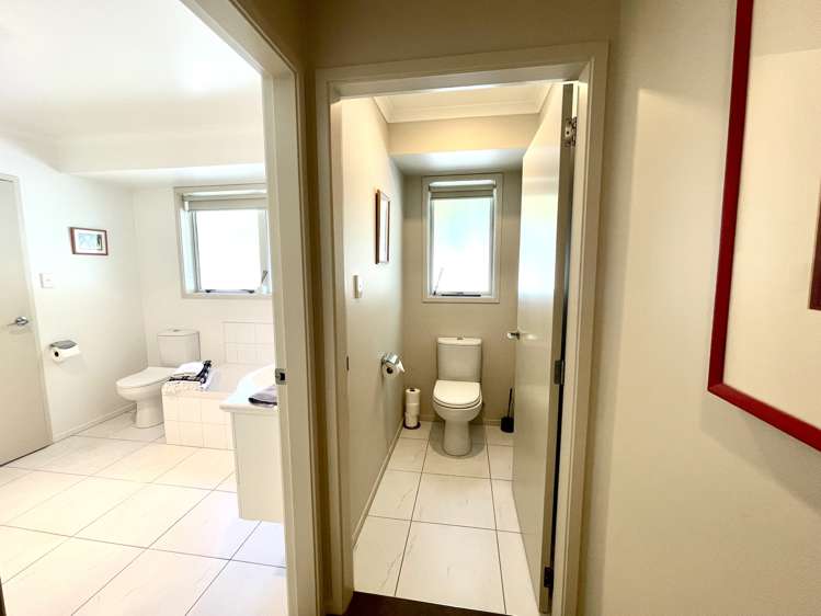 2 Barossa Way Brookfield_20