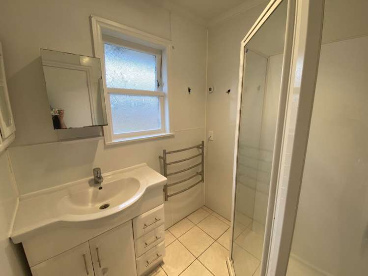 2 Banff Avenue Epsom_8