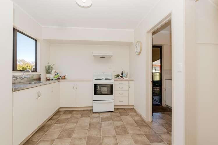 6 Bartholomew Drive Nawton_12