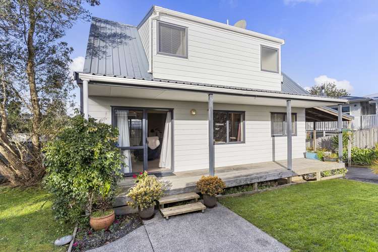 2/141 Reeves Road Pakuranga Heights_15