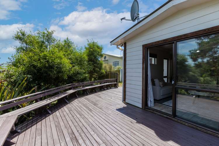 22 Batten Grove The Pines Beach_11