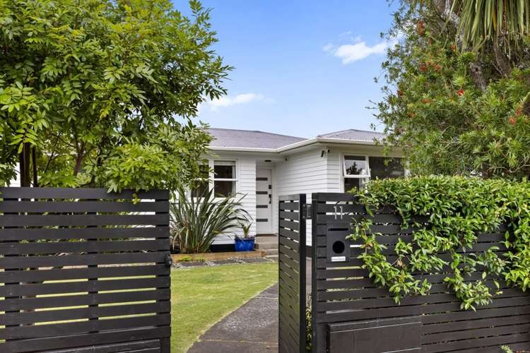 11 Brennan Avenue Te Atatu Peninsula_23