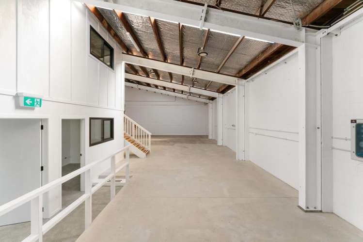 Unit 2, 17 Birch Avenue Judea_3