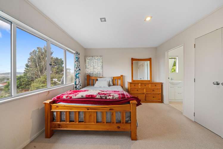 2/10 Lyell Court Clover Park_13