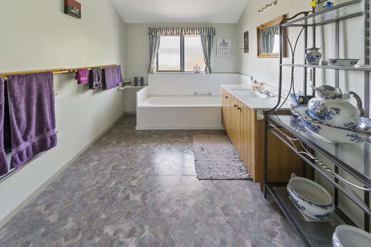 2 Fauchelle Avenue Richmond_10