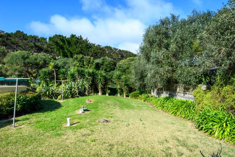 5 Erangi Place Bethells Beach_16