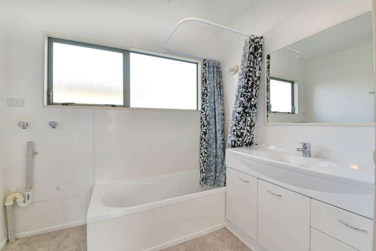 20 Hatton Road Orewa_15