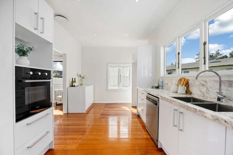 1042 Great North Road Point Chevalier_4