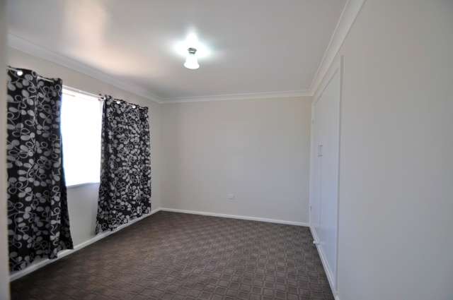 2/51 Seignior Street Junee_3