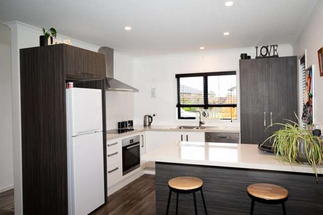 18/11 Errol Close Burbush_2